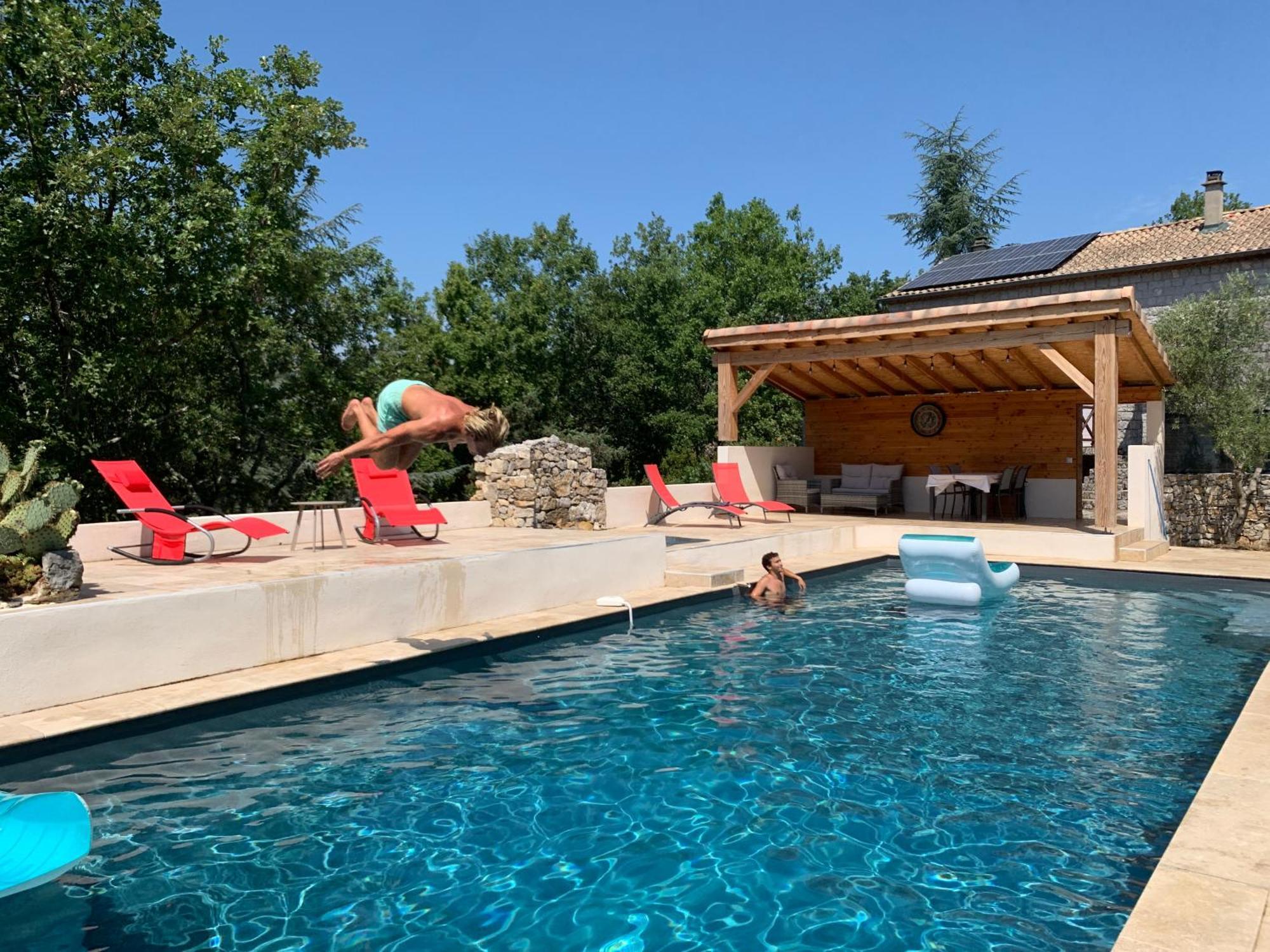 Gite Avec Piscine Privee Au Coeur D'Une Foret De Chenes Proche De Vallon Pont D'Arc Saint Alban Auriolles Kültér fotó