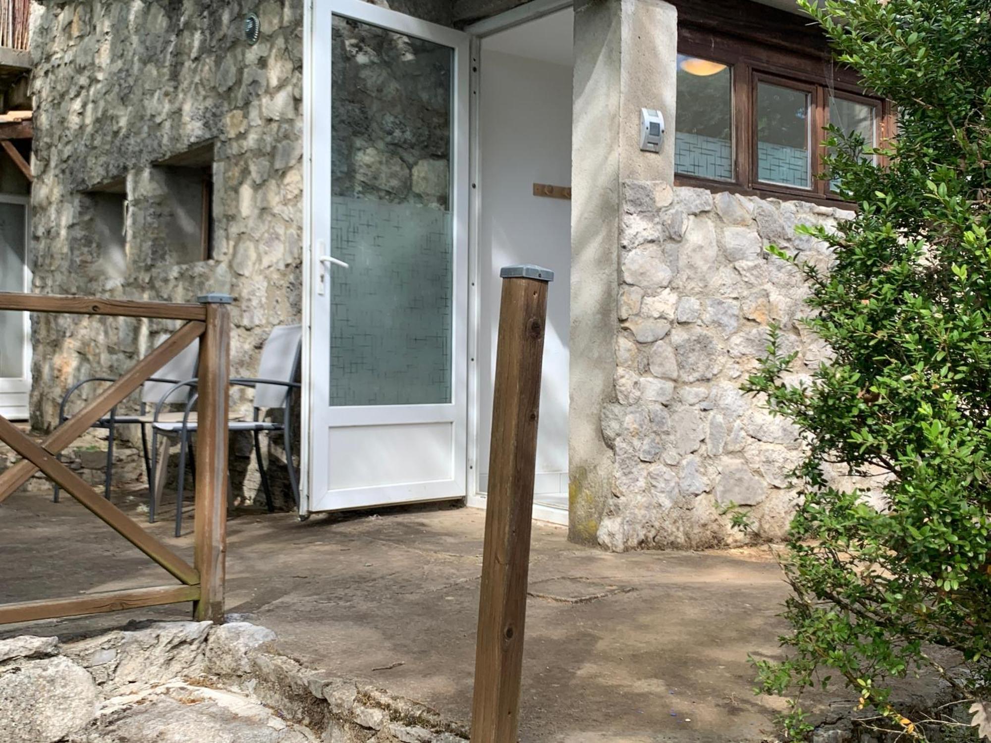 Gite Avec Piscine Privee Au Coeur D'Une Foret De Chenes Proche De Vallon Pont D'Arc Saint Alban Auriolles Kültér fotó