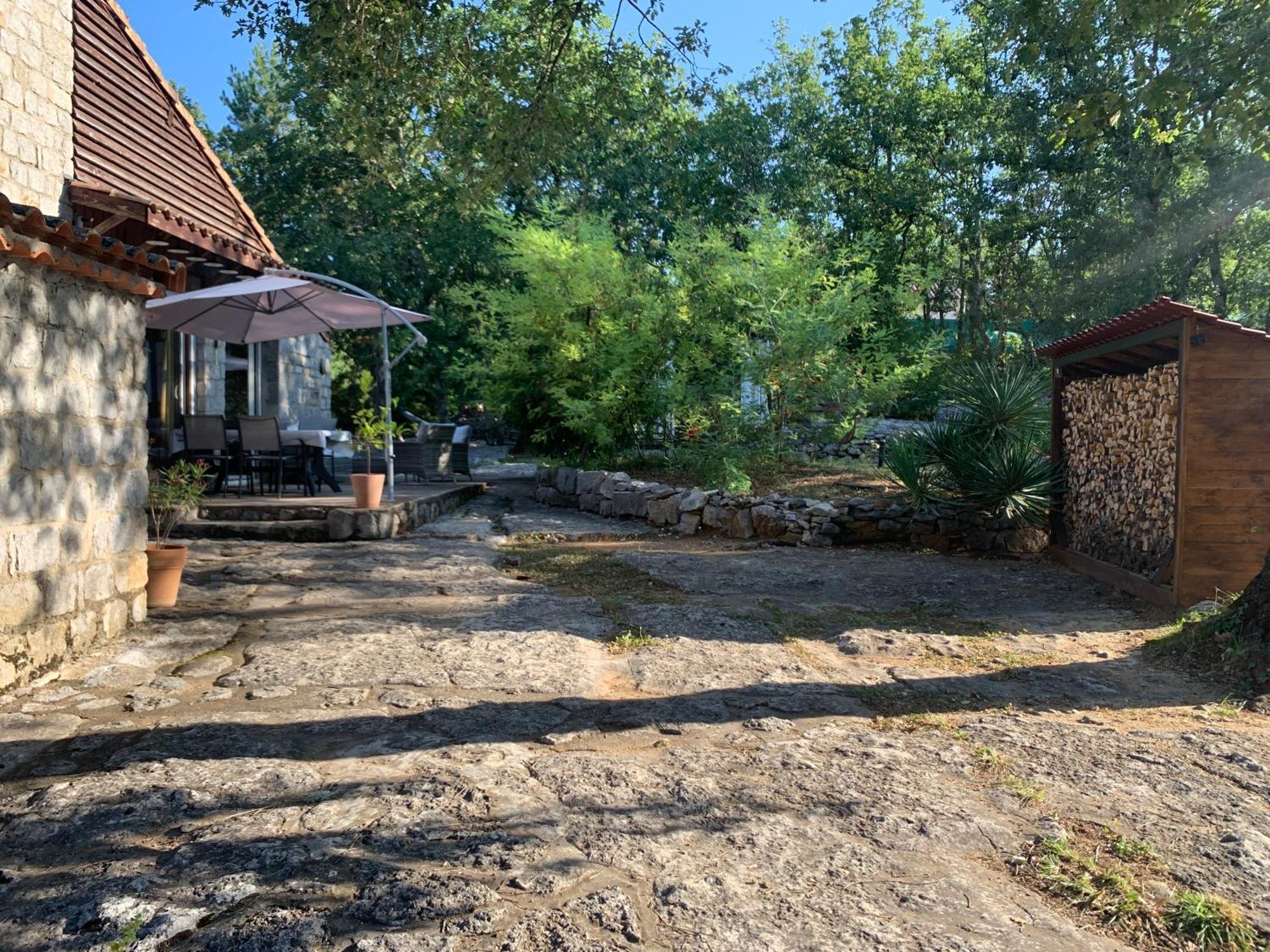 Gite Avec Piscine Privee Au Coeur D'Une Foret De Chenes Proche De Vallon Pont D'Arc Saint Alban Auriolles Kültér fotó